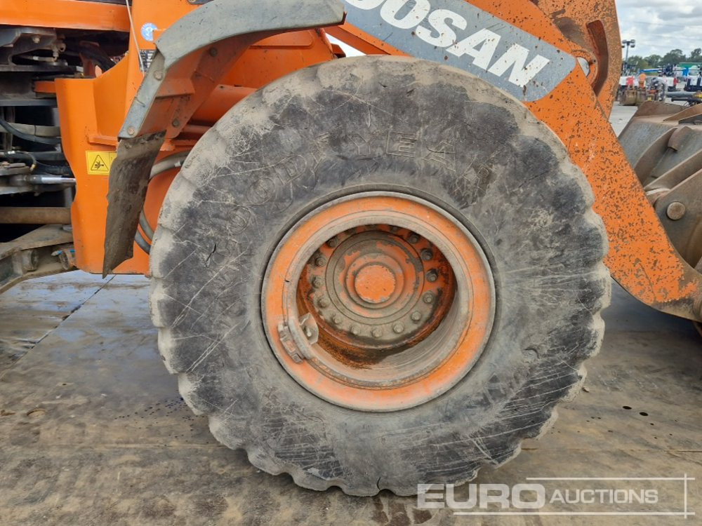 Kolesni nakladalec 2015 Doosan DL300-3: slika 12