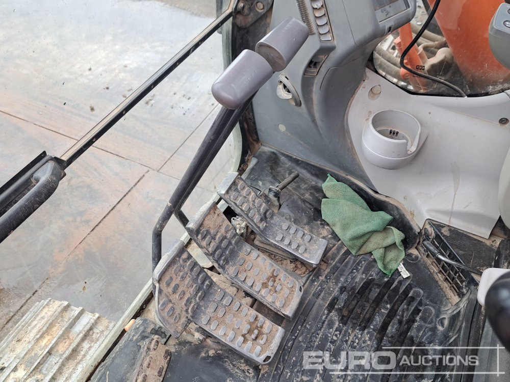 Bager goseničar 2016 Hitachi ZX225USLC-5B: slika 35