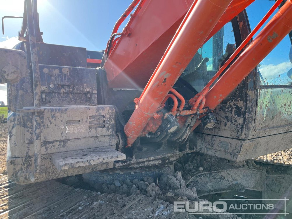 2017 Hitachi ZX210LC-6 - Bager goseničar: slika 4 2017 Hitachi ZX210LC-6 - Bager goseničar: slika 4