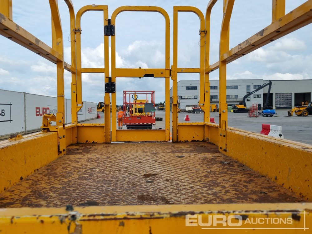 Dvižna ploščad 2019 JCB S4046E: slika 17