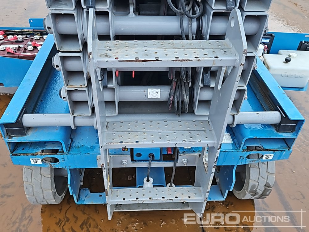 Dvižna ploščad 2021 Genie GS3246: slika 27