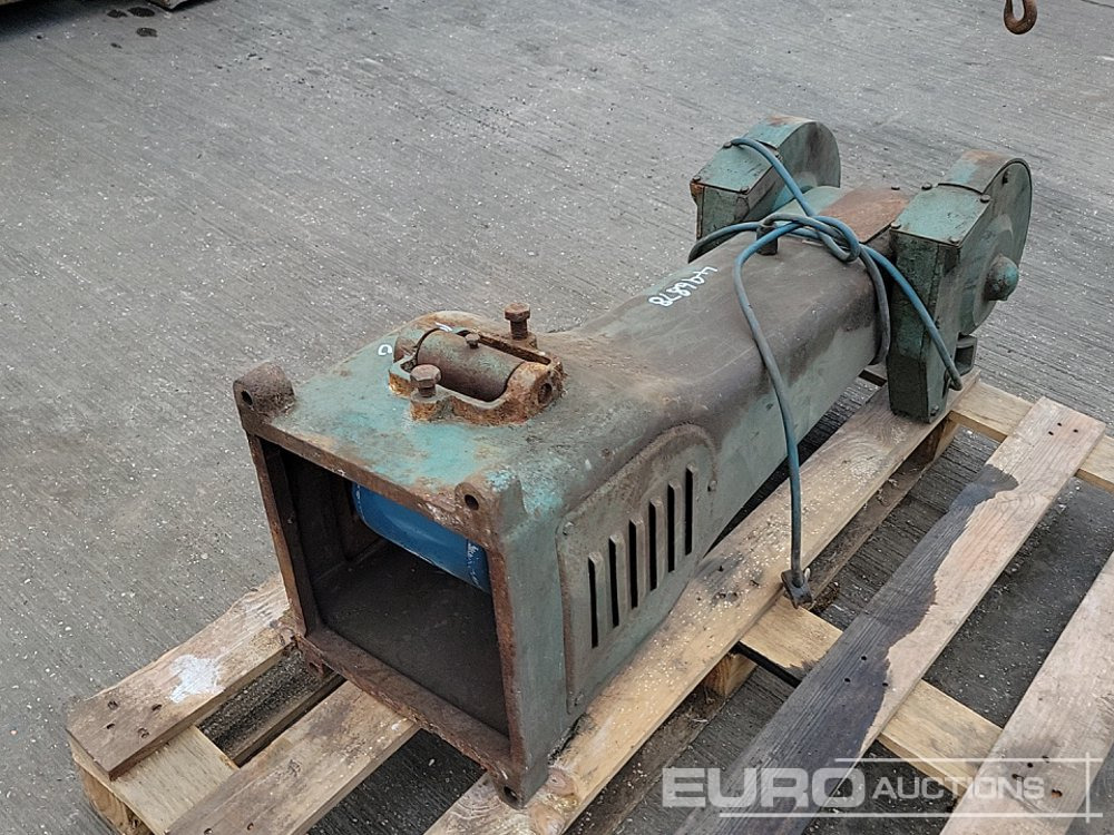 230Volt Pedestal Grinder - Gradbena oprema: slika 5 230Volt Pedestal Grinder - Gradbena oprema: slika 5