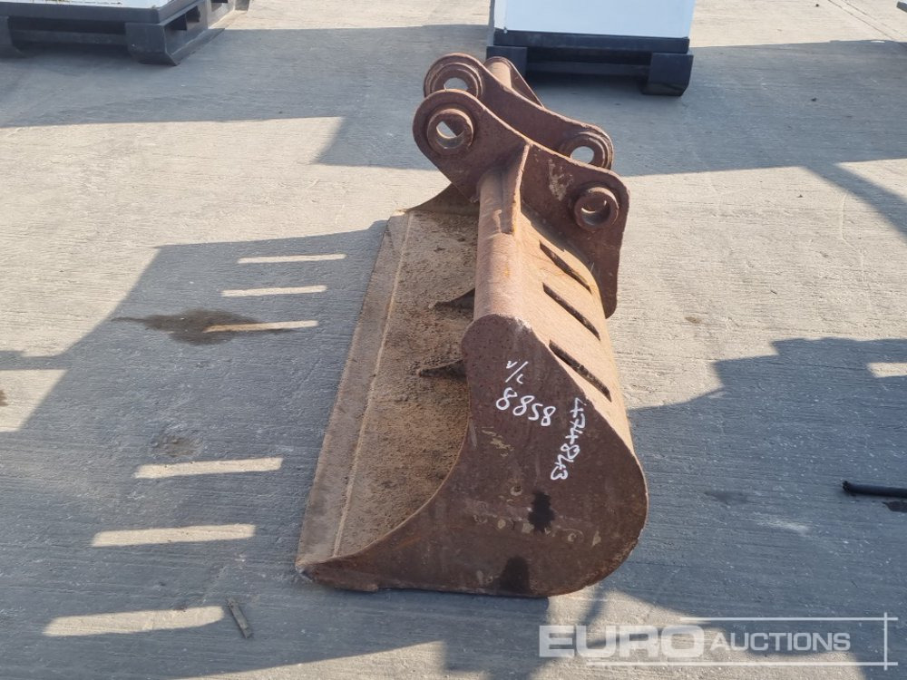 72" Ditching Bucket 65mm Pin to suit 13 Ton Excavator - Žlica: slika 2 72" Ditching Bucket 65mm Pin to suit 13 Ton Excavator - Žlica: slika 2