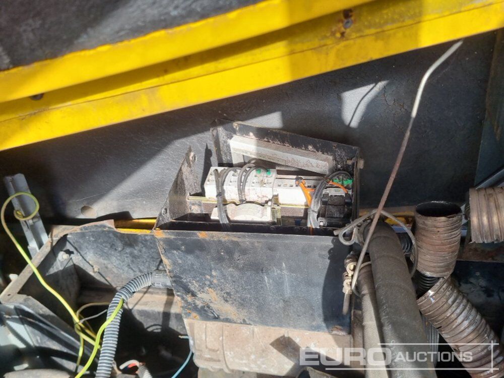 Zračni kompresor Comp Air Compressor (Engine Missing), Atlas Copco Single Axle Compressor (Engine Missing), Comp Air Single Axle Compressor (Engine Missing): slika 14 Zračni kompresor Comp Air Compressor (Engine Missing), Atlas Copco Single Axle Compressor (Engine Missing), Comp Air Single Axle Compressor (Engine Missing): slika 14