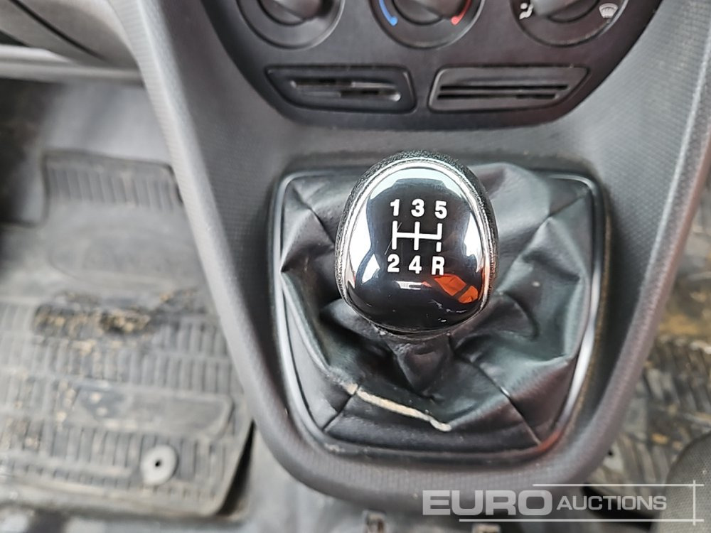 Dostavno vozilo 2017 Ford Transit Connect: slika 28