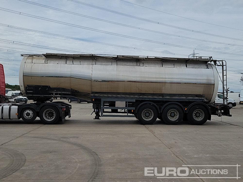 Fruehauf Tri Axle Tanker Trailer - Polprikolica cisterna: slika 2 Fruehauf Tri Axle Tanker Trailer - Polprikolica cisterna: slika 2