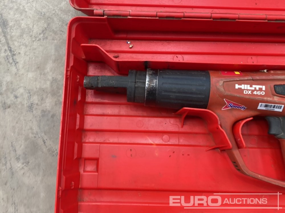 Hilti DX460 Nail Gun (Body & Case Only) - Gradbena oprema: slika 5 Hilti DX460 Nail Gun (Body & Case Only) - Gradbena oprema: slika 5