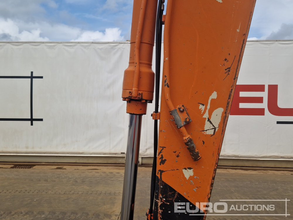 Bager goseničar Hitachi EX135: slika 12