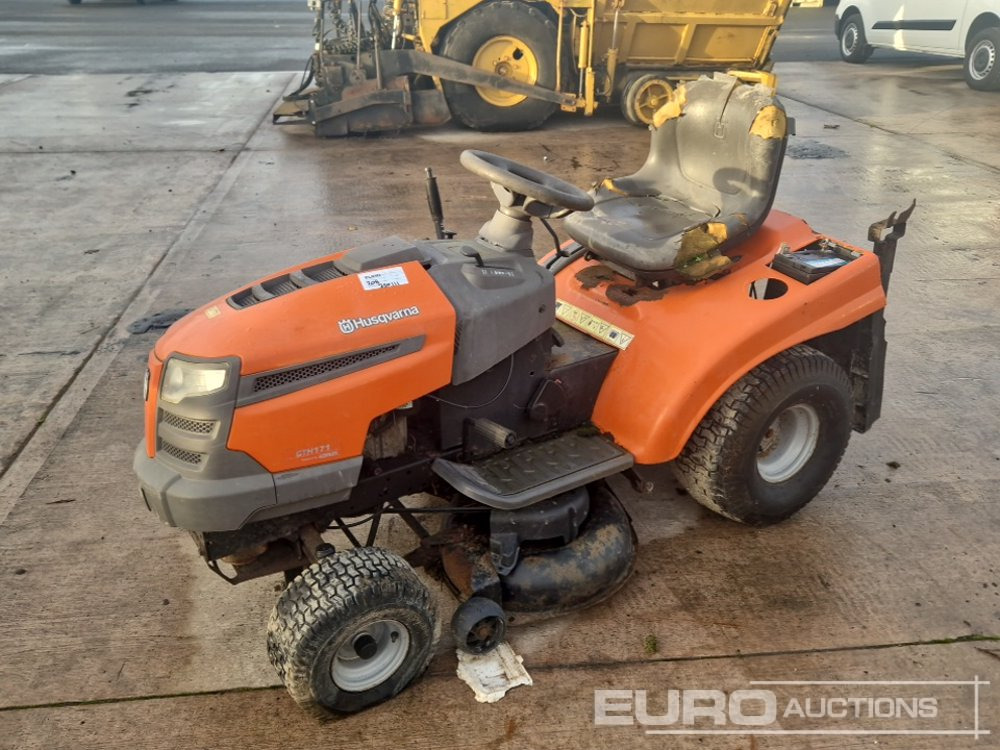 Husqvarna Petrol Ride on Lawnmower (Non Runner) - Vrtna kosilnica: slika 1 Husqvarna Petrol Ride on Lawnmower (Non Runner) - Vrtna kosilnica: slika 1