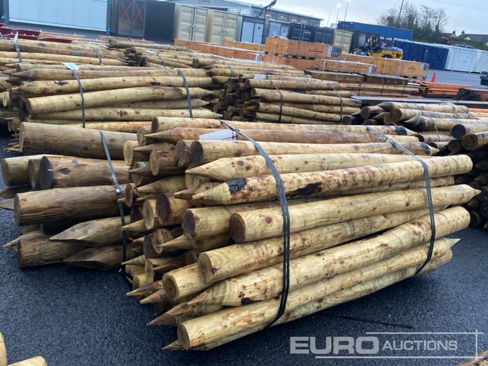 Bundle of Timber Posts (2 of) - Kmetijski stroj: slika 2 Bundle of Timber Posts (2 of) - Kmetijski stroj: slika 2