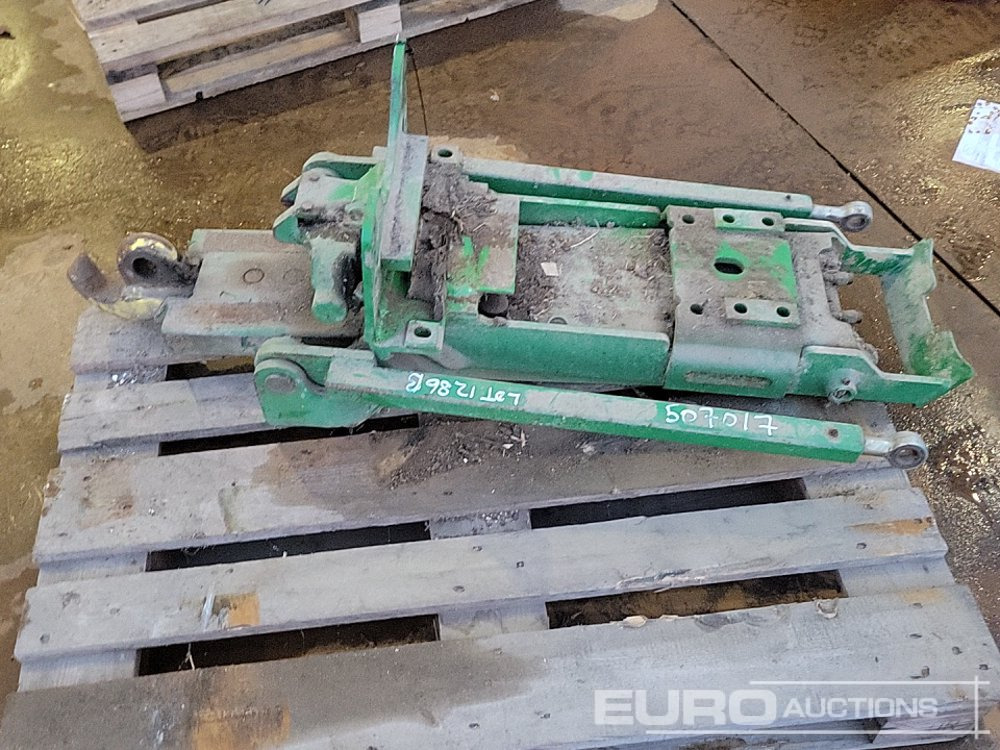 John Deere Pick Up Hitch to suit Tractor - Kmetijski stroj: slika 2 John Deere Pick Up Hitch to suit Tractor - Kmetijski stroj: slika 2