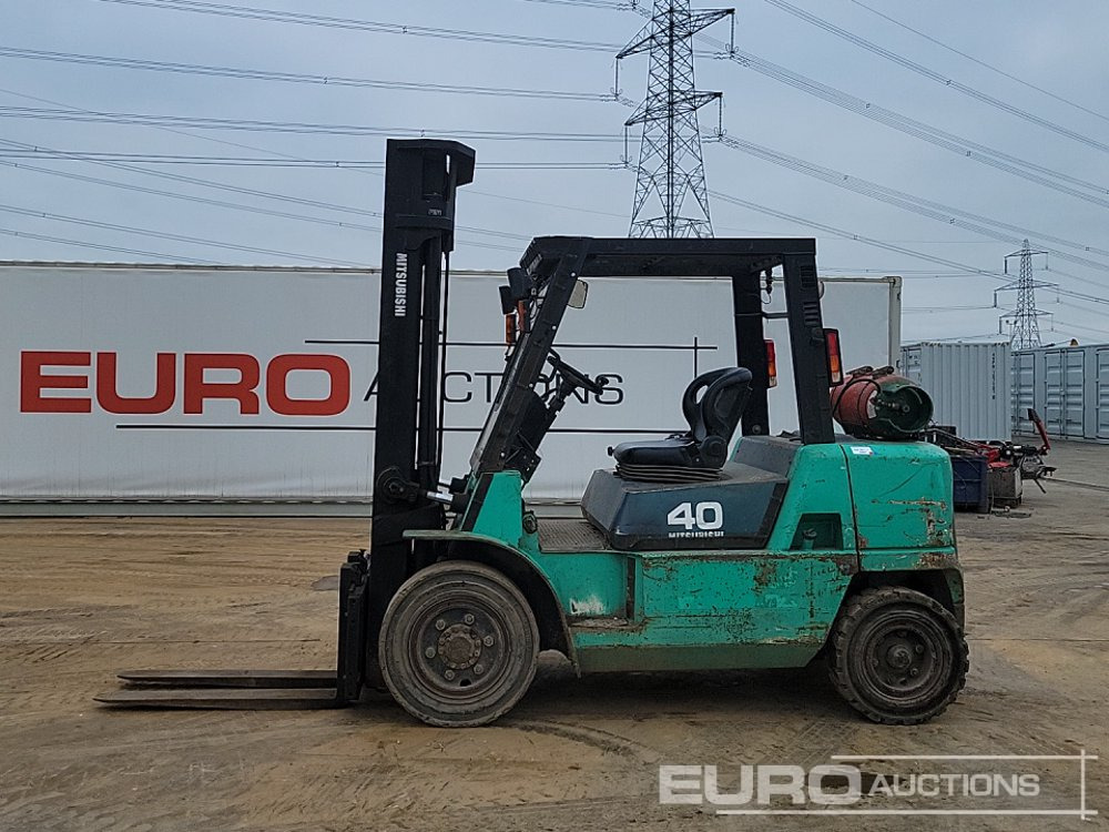 Nissan F04B40Q - Viličar: slika 2 Nissan F04B40Q - Viličar: slika 2