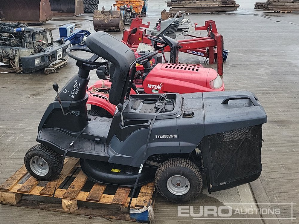 Petrol Ride On Lawnmower (3 of, Spares) - Vrtna kosilnica: slika 2 Petrol Ride On Lawnmower (3 of, Spares) - Vrtna kosilnica: slika 2