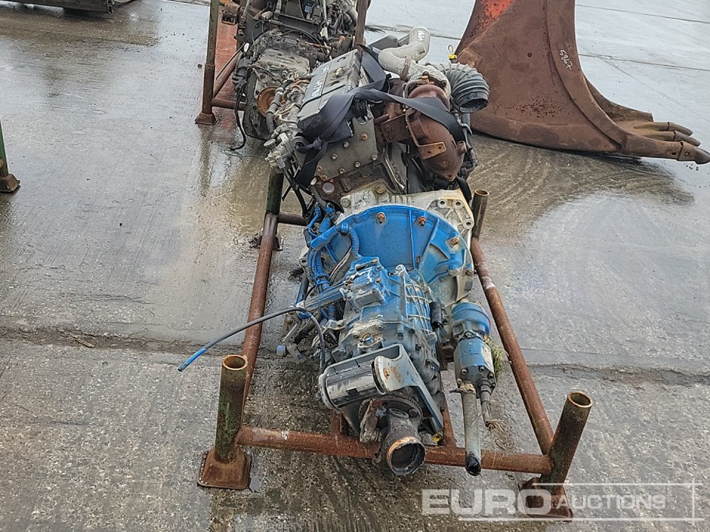Renault 4 Cylinder Engine, Gearbox - Motor: slika 4 Renault 4 Cylinder Engine, Gearbox - Motor: slika 4