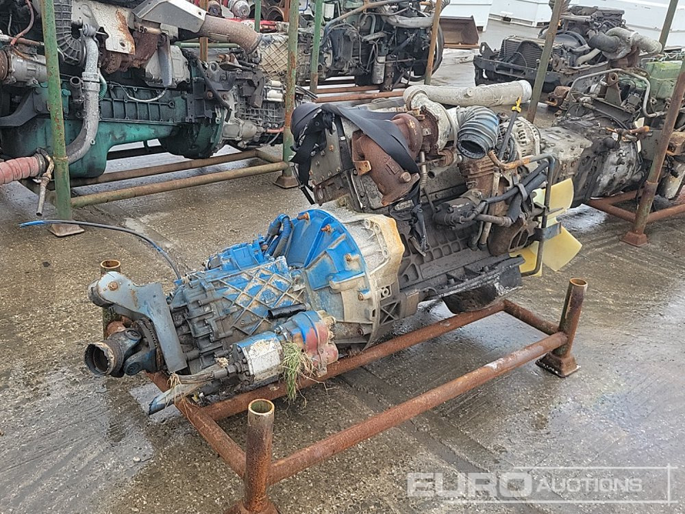 Renault 4 Cylinder Engine, Gearbox - Motor: slika 5 Renault 4 Cylinder Engine, Gearbox - Motor: slika 5