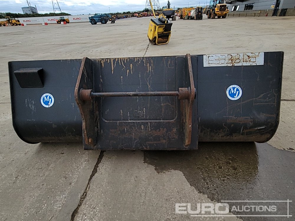 Rhinox 90" Loading Bucket to suit Telehandler - Žlica: slika 4 Rhinox 90" Loading Bucket to suit Telehandler - Žlica: slika 4