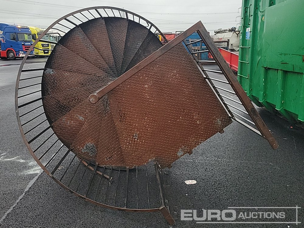 Spiral Staircase - Orodje/ Oprema: slika 4 Spiral Staircase - Orodje/ Oprema: slika 4