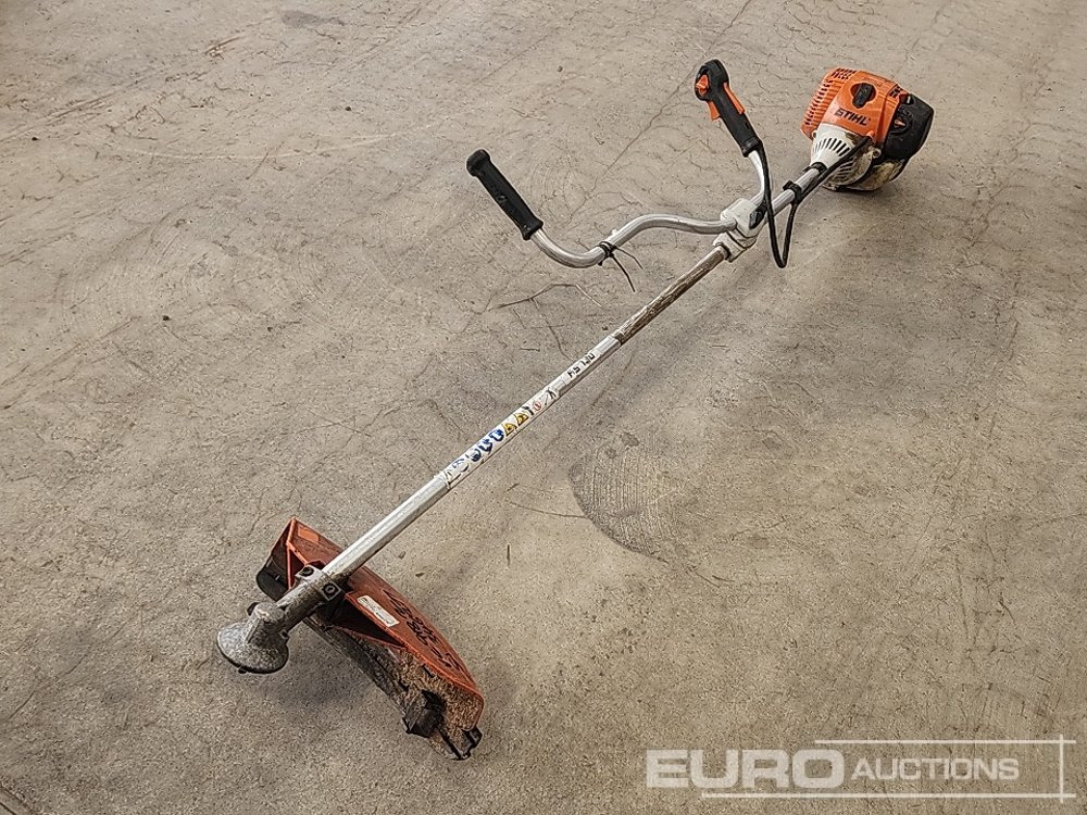 Stihl FS130 Petrol Strimmer - Oprema za delavnice: slika 4 Stihl FS130 Petrol Strimmer - Oprema za delavnice: slika 4