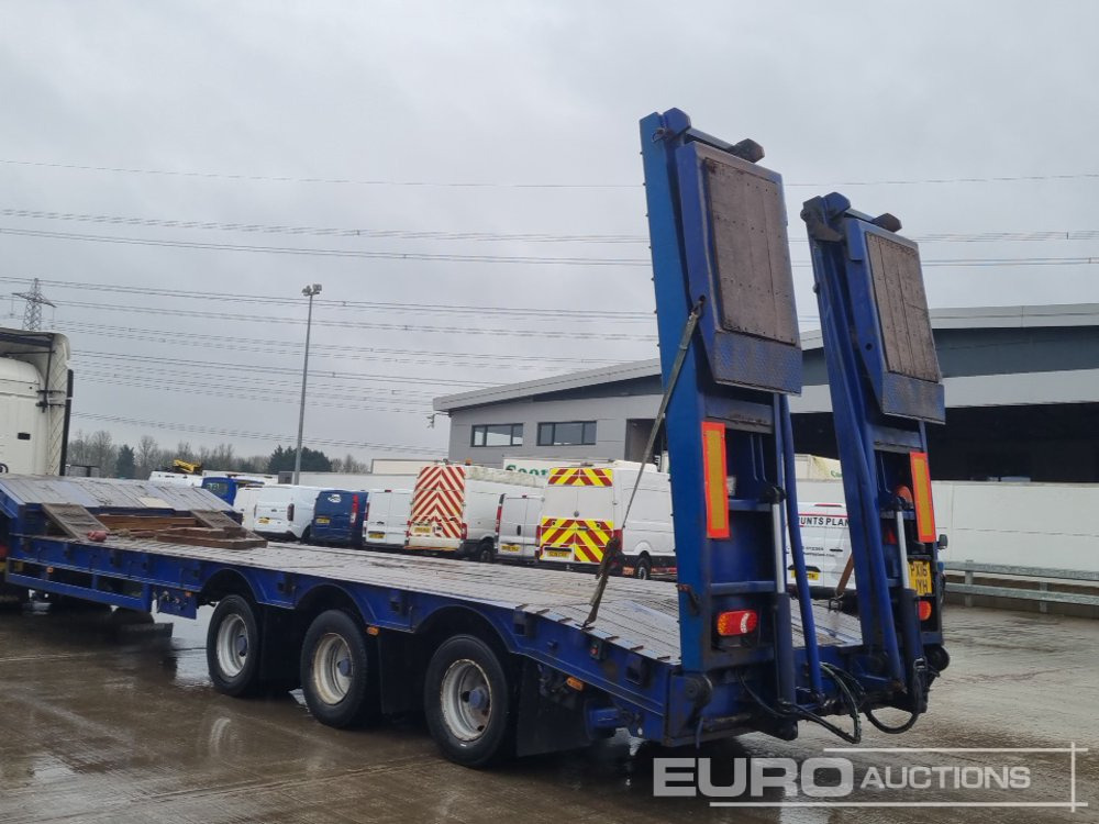 Tirsan Tri Axle Step Frame Low Loader Trailer, Neck Ramps, Out Riggers, Hydraulic Flip Toe Ramps - Nizko noseča polprikolica: slika 3 Tirsan Tri Axle Step Frame Low Loader Trailer, Neck Ramps, Out Riggers, Hydraulic Flip Toe Ramps - Nizko noseča polprikolica: slika 3