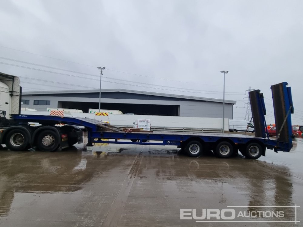 Tirsan Tri Axle Step Frame Low Loader Trailer, Neck Ramps, Out Riggers, Hydraulic Flip Toe Ramps - Nizko noseča polprikolica: slika 2 Tirsan Tri Axle Step Frame Low Loader Trailer, Neck Ramps, Out Riggers, Hydraulic Flip Toe Ramps - Nizko noseča polprikolica: slika 2