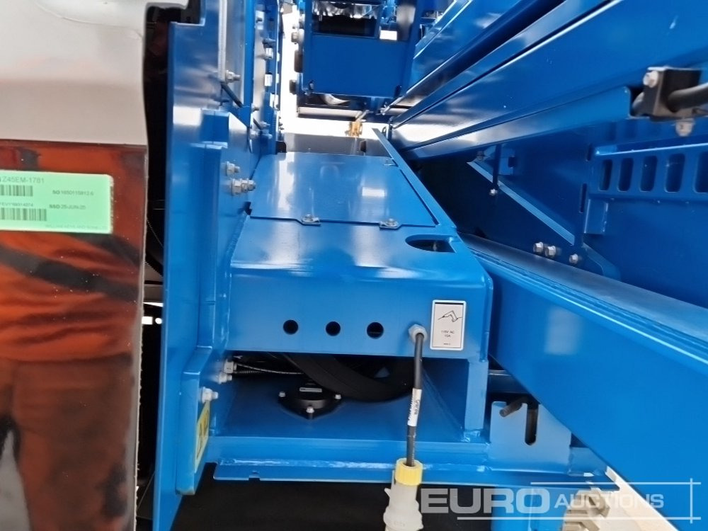 Dvižna ploščad Unused 2024 Genie Z-45 DC: slika 15