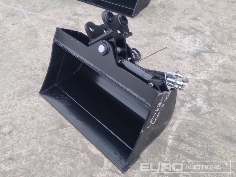 Unused 2025 Captok 24" Hydraulic Tilting Bucket 25mm Pin to suit Mini Excavator - Žlica: slika 1 Unused 2025 Captok 24" Hydraulic Tilting Bucket 25mm Pin to suit Mini Excavator - Žlica: slika 1