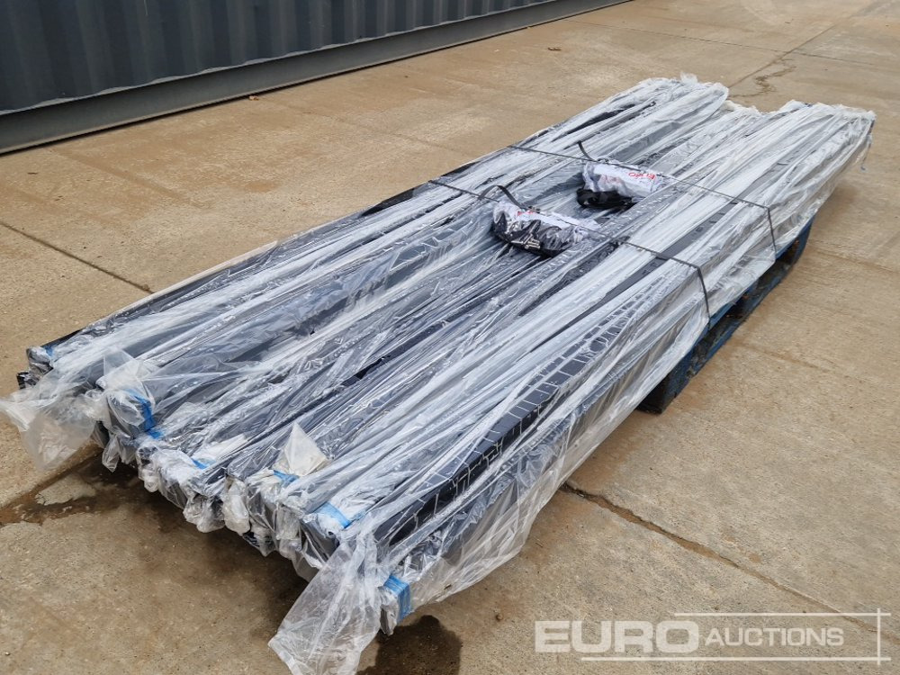 Gradbena oprema Unused Galvanised & Powder Coated Heavy Duty (5mm) Wire Mesh Fencing, 25 x H2.4m x W2.2m Panels, 26 x 60mm x 60mm x3m Posts, with Fittings (Black): slika 14