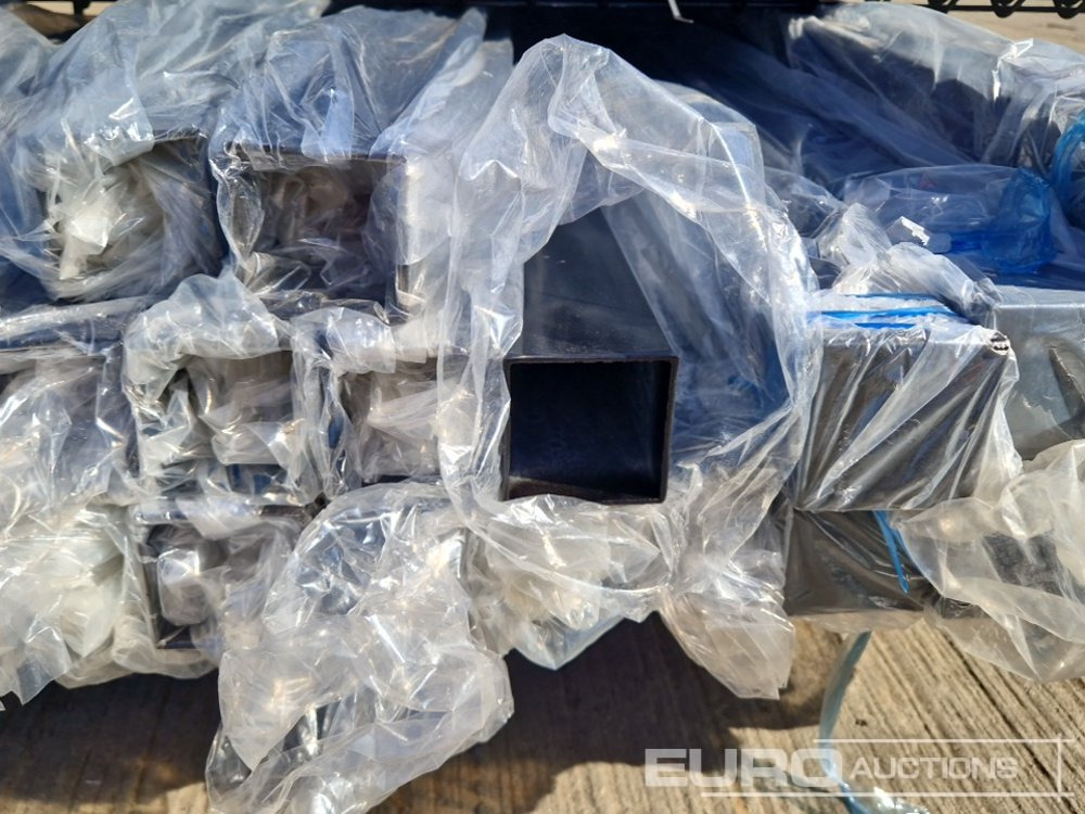 Gradbena oprema Unused Galvanised & Powder Coated Heavy Duty (5mm) Wire Mesh Fencing, 25 x H2.4m x W2.2m Panels, 26 x 60mm x 60mm x3m Posts, with Fittings (Black): slika 10