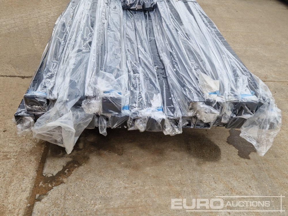 Gradbena oprema Unused Galvanised & Powder Coated Heavy Duty (5mm) Wire Mesh Fencing, 25 x H2.4m x W2.2m Panels, 26 x 60mm x 60mm x3m Posts, with Fittings (Black): slika 18