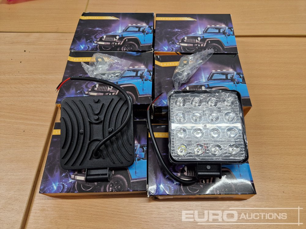 Unused LED Work Lights, 48w, 12V/24V, Adjustable Bracket, IP67 Waterproof, 6000k White (10 of) - Gradbena oprema: slika 2 Unused LED Work Lights, 48w, 12V/24V, Adjustable Bracket, IP67 Waterproof, 6000k White (10 of) - Gradbena oprema: slika 2