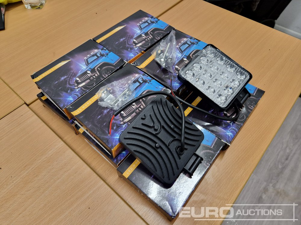 Unused LED Work Lights, 48w, 12V/24V, Adjustable Bracket, IP67 Waterproof, 6000k White (10 of) - Gradbena oprema: slika 1 Unused LED Work Lights, 48w, 12V/24V, Adjustable Bracket, IP67 Waterproof, 6000k White (10 of) - Gradbena oprema: slika 1