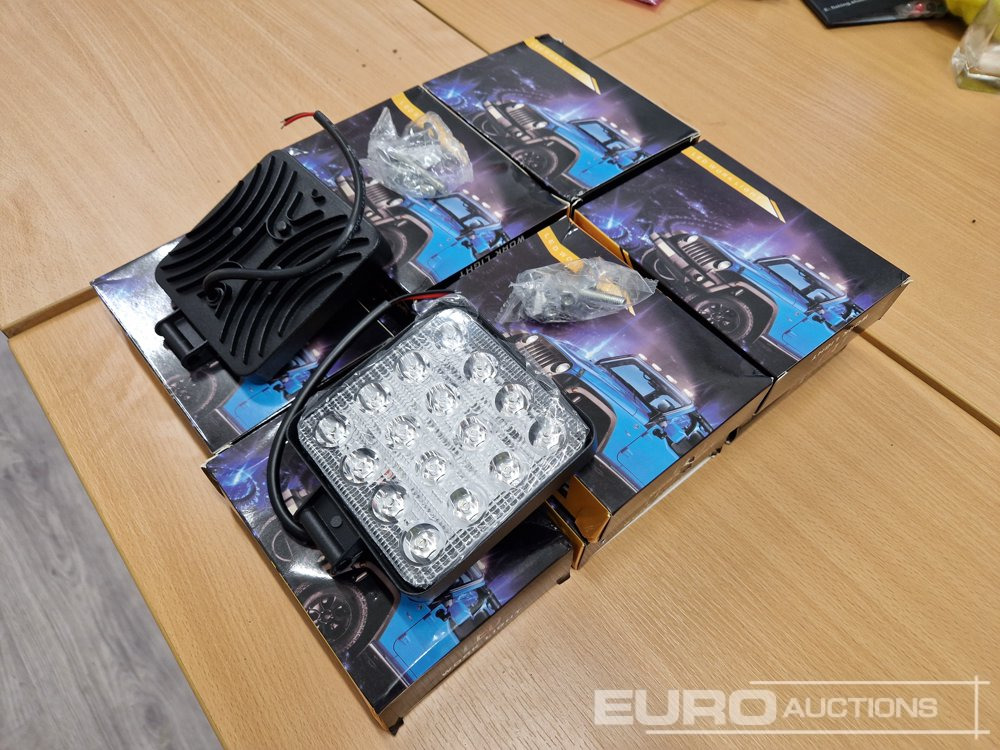 Unused LED Work Lights, 48w, 12V/24V, Adjustable Bracket, IP67 Waterproof, 6000k White (10 of) - Gradbena oprema: slika 3 Unused LED Work Lights, 48w, 12V/24V, Adjustable Bracket, IP67 Waterproof, 6000k White (10 of) - Gradbena oprema: slika 3