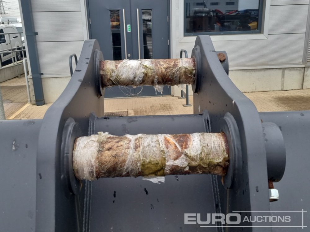Nov Žlica Unused Miller 70" Digging Bucket 90mm Pin to suit 30 Ton Excavator: slika 12