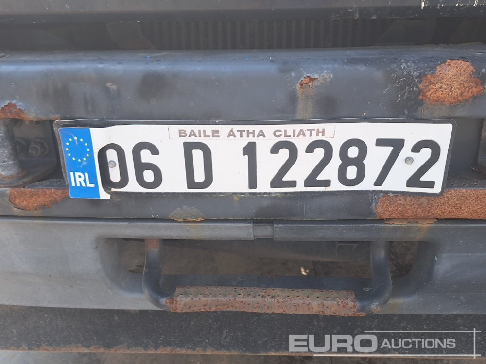 Tovornjak s kesonom za transport težkih strojev Volvo FL220: slika 43