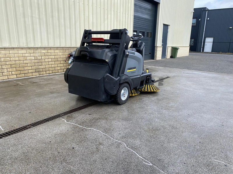 Kärcher KM 105/110 R Bp, Veegmachine, hoogkieper - Vozilo za pometanje: slika 2 Kärcher KM 105/110 R Bp, Veegmachine, hoogkieper - Vozilo za pometanje: slika 2