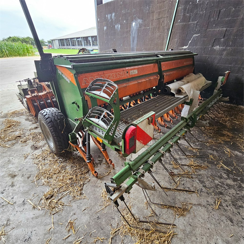 Amazone D9 4000 Super - KG 402 - Sejalna oprema: slika 3 Amazone D9 4000 Super - KG 402 - Sejalna oprema: slika 3