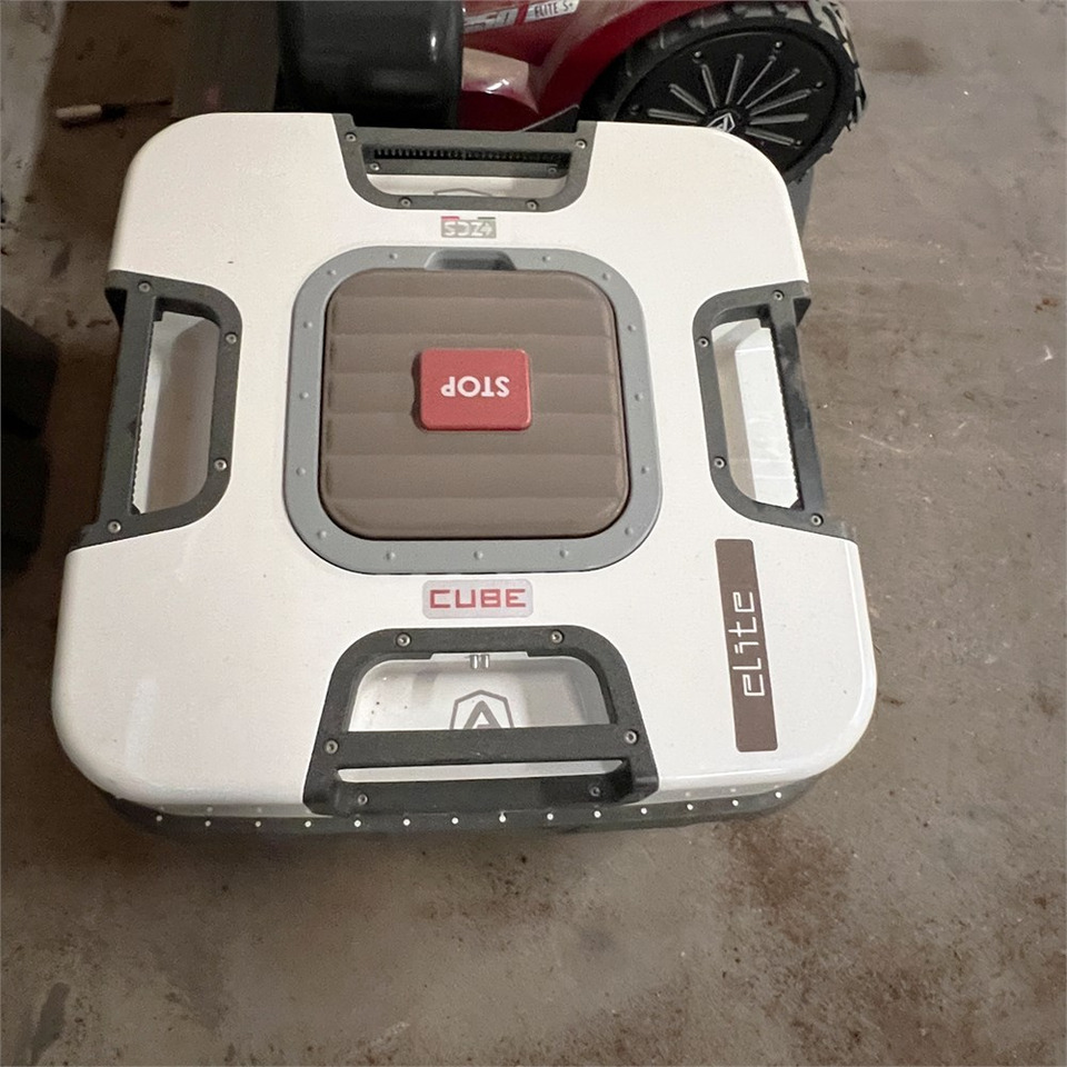 Ambrogio Cube Elite 4 WD - Vrtna kosilnica: slika 5 Ambrogio Cube Elite 4 WD - Vrtna kosilnica: slika 5