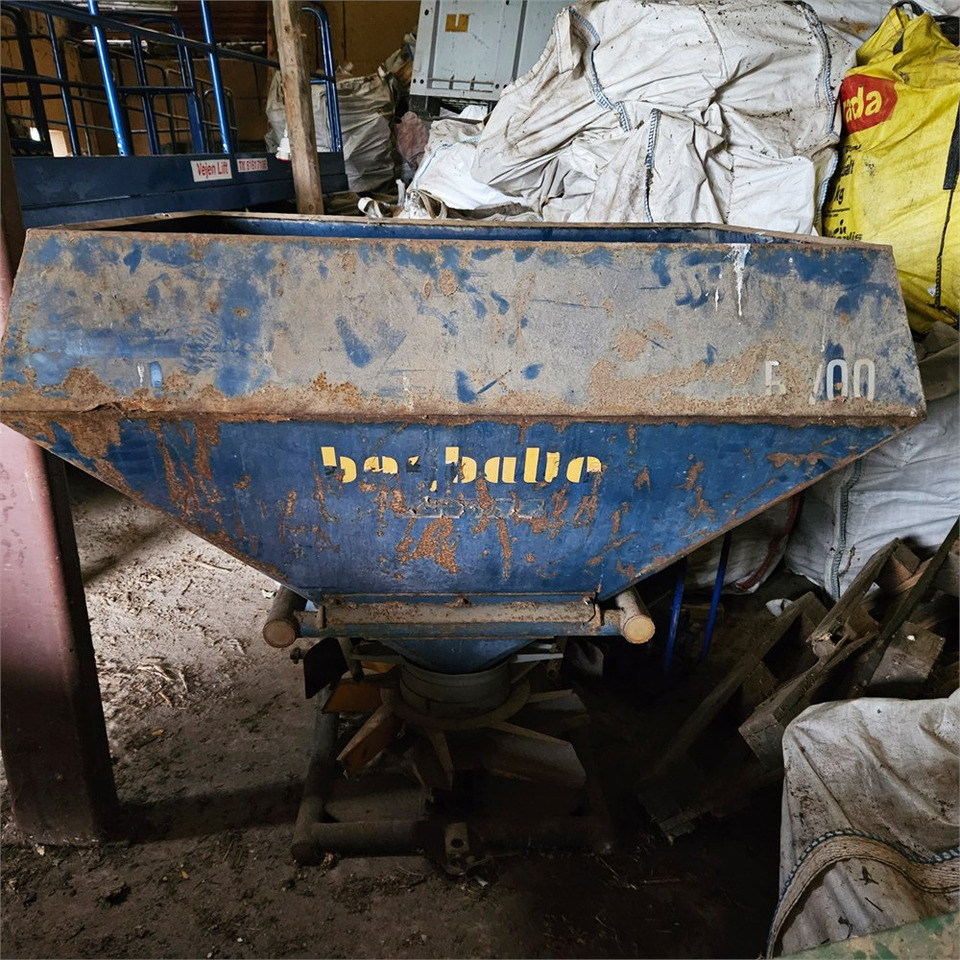 Bogballe B-700 - Oprema za gnojenje: slika 1 Bogballe B-700 - Oprema za gnojenje: slika 1