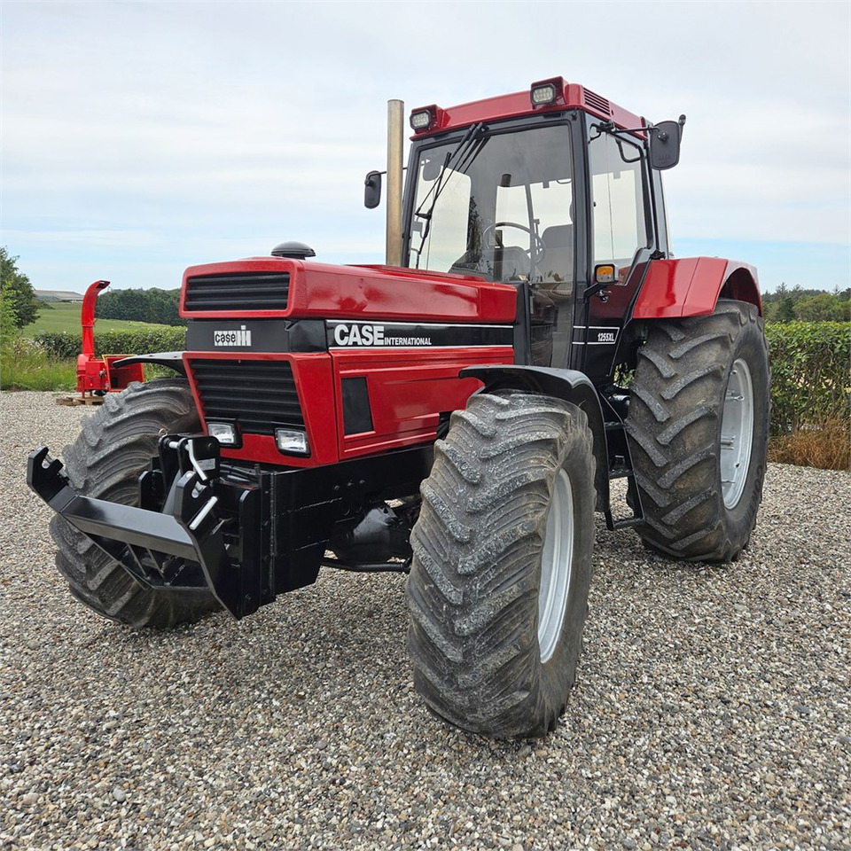 CASE IH 1255XL - Traktor: slika 4 CASE IH 1255XL - Traktor: slika 4