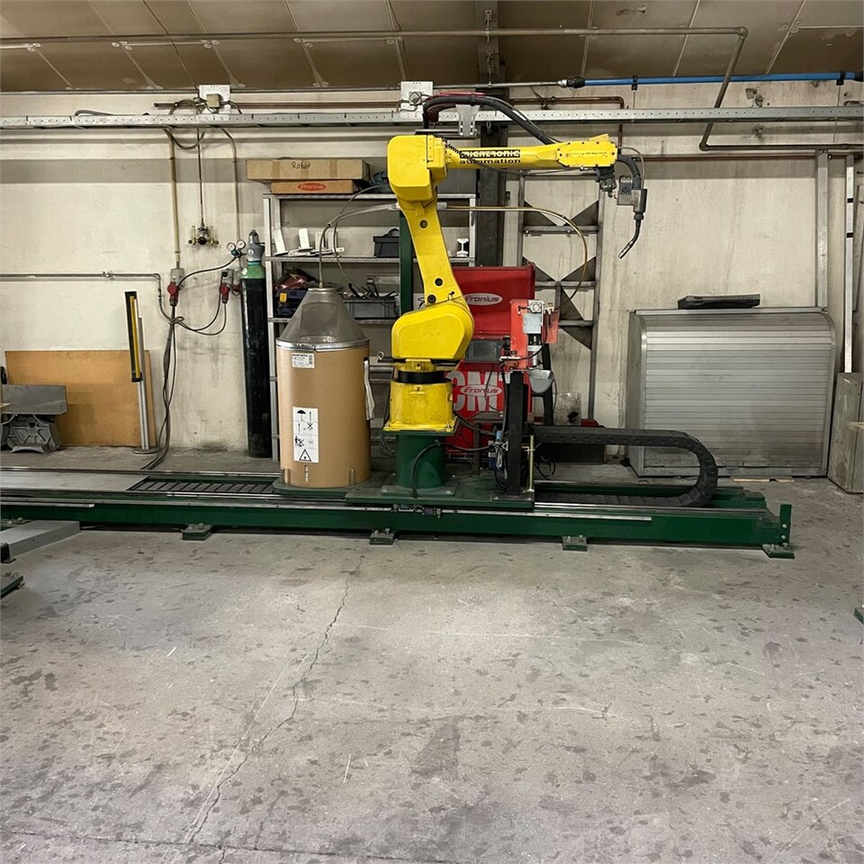 Fanuc Robot ARC Mate 120 iB - Varilna oprema: slika 1 Fanuc Robot ARC Mate 120 iB - Varilna oprema: slika 1