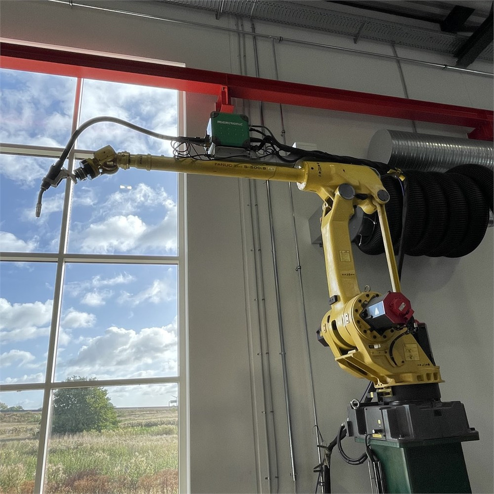 Fanuc Robot S-500 iB - Varilna oprema: slika 1 Fanuc Robot S-500 iB - Varilna oprema: slika 1