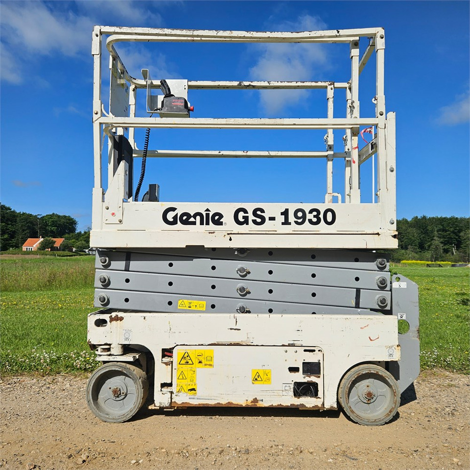 Genie GS 1930 - Škarjasta dvižna ploščad: slika 2 Genie GS 1930 - Škarjasta dvižna ploščad: slika 2