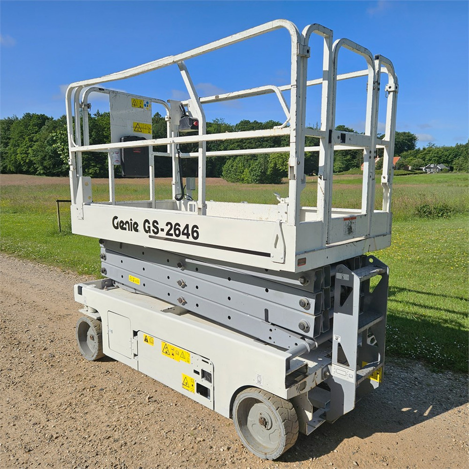 Genie GS-2646 - Škarjasta dvižna ploščad: slika 2 Genie GS-2646 - Škarjasta dvižna ploščad: slika 2