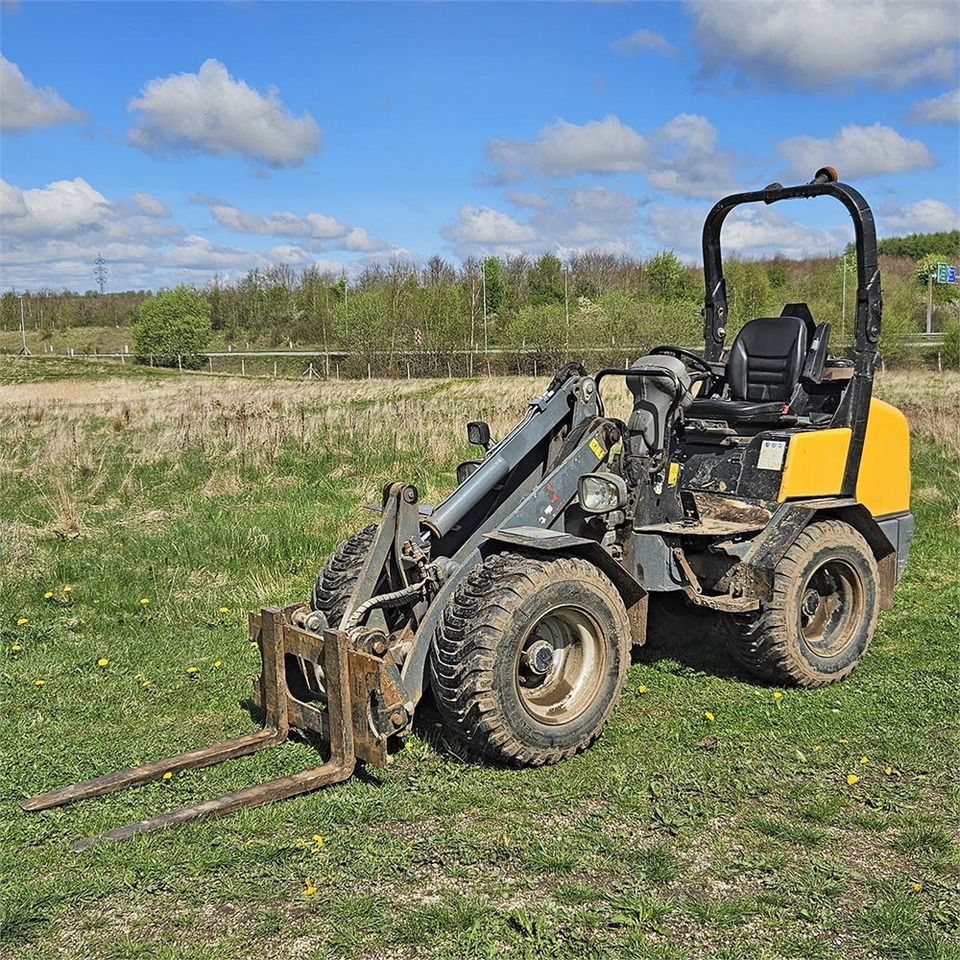 Giant V452T X-TRA HD - Mini nakladalec: slika 5 Giant V452T X-TRA HD - Mini nakladalec: slika 5