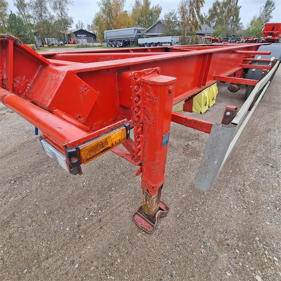 Kontejnerska polprikolica/ Polprikolica z zamenljivim tovoriščem HFR Container chassis: slika 20
