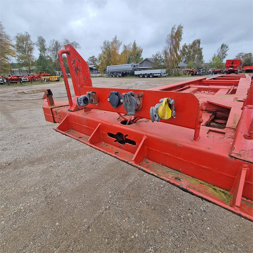 Kontejnerska polprikolica/ Polprikolica z zamenljivim tovoriščem HFR Container chassis: slika 17