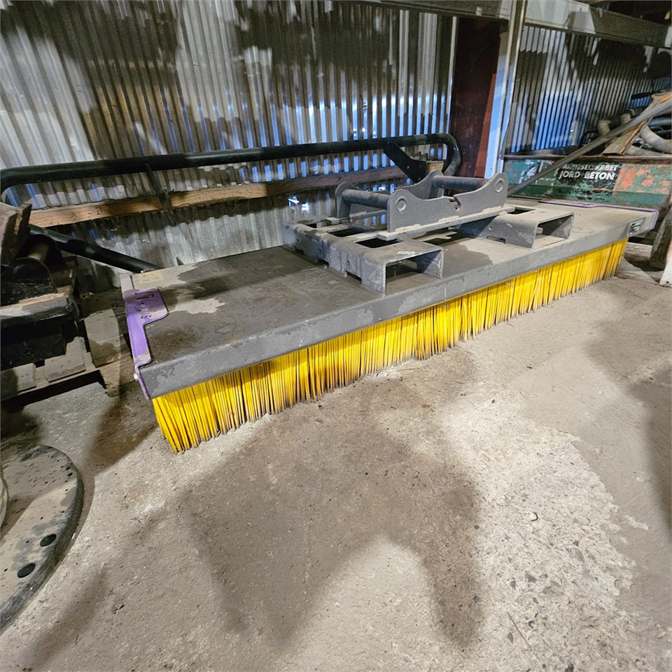 HOLMS HB - 2,0 - Metla: slika 2 HOLMS HB - 2,0 - Metla: slika 2