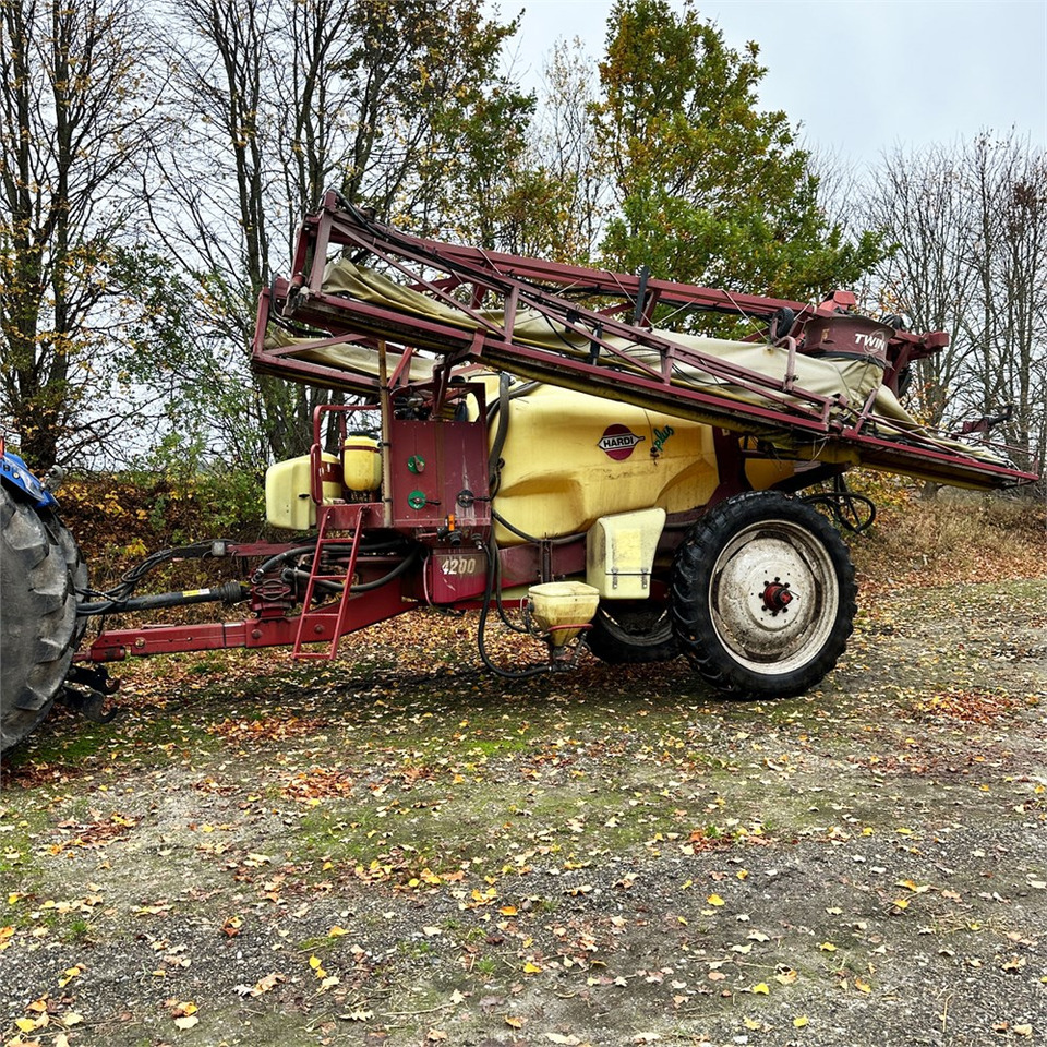 Hardi -Twin cm plus 32 - Škropilnica: slika 1 Hardi -Twin cm plus 32 - Škropilnica: slika 1