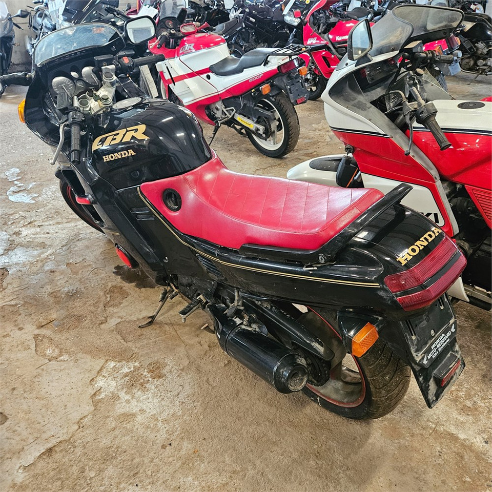 Honda CBR1000F - Motorno kolo: slika 5 Honda CBR1000F - Motorno kolo: slika 5