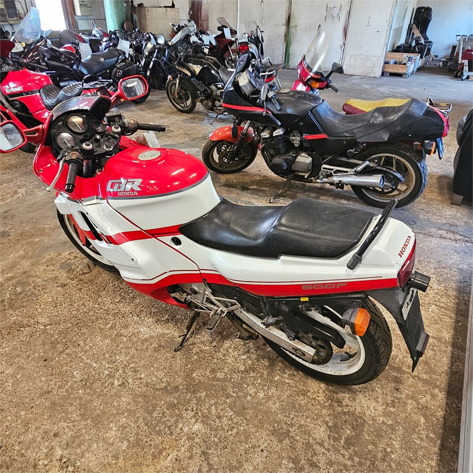 Honda CBR600F Super sport - Motorno kolo: slika 3 Honda CBR600F Super sport - Motorno kolo: slika 3